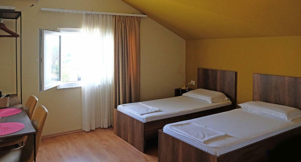 Apartmán Friends Terrace Tirana Exteriér fotografie
